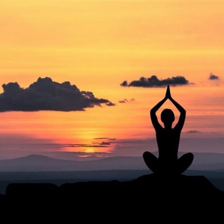 Posicionamiento SEO en Google – Yoga Inbound Medellín Portada del sitio web de la empresa Yoga Inbound Medellín - Academia de Yoga